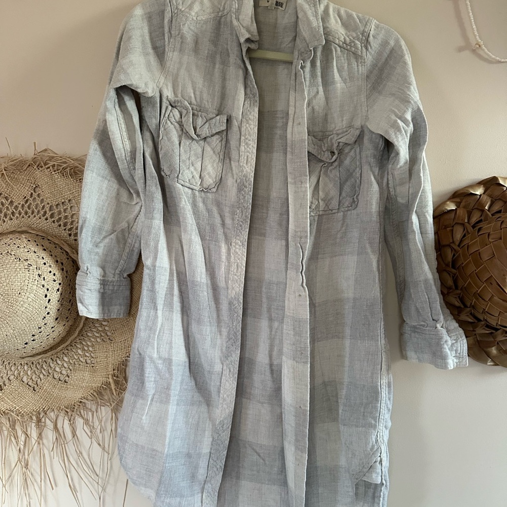 Gray Utility Jacket with Lightweight Design - Picture 2 of 4